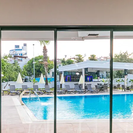Hotel Lara World 3*
