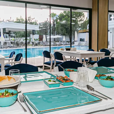 Hotel Lara World
