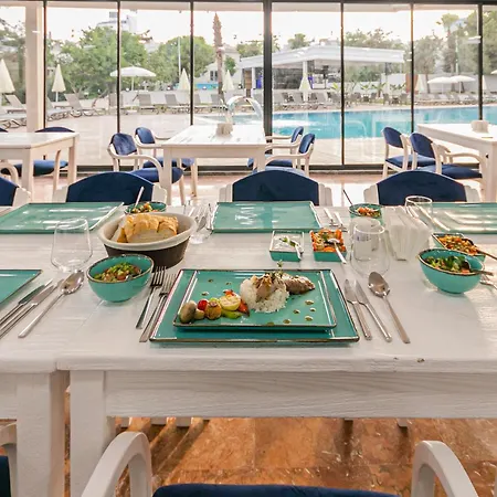 Lara World Otel 3*