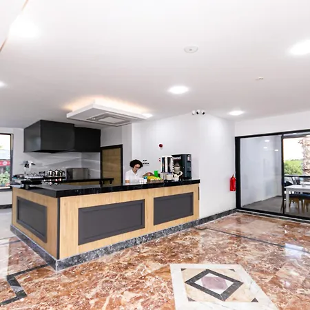 Otel Lara World