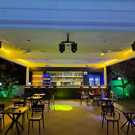 Otel Lara World 3*
